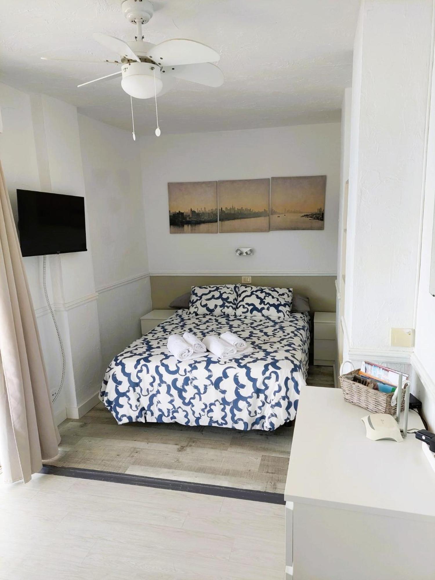 Frontal Ocean View Torres Del Sol Apartment Los Cristianos  Exterior foto